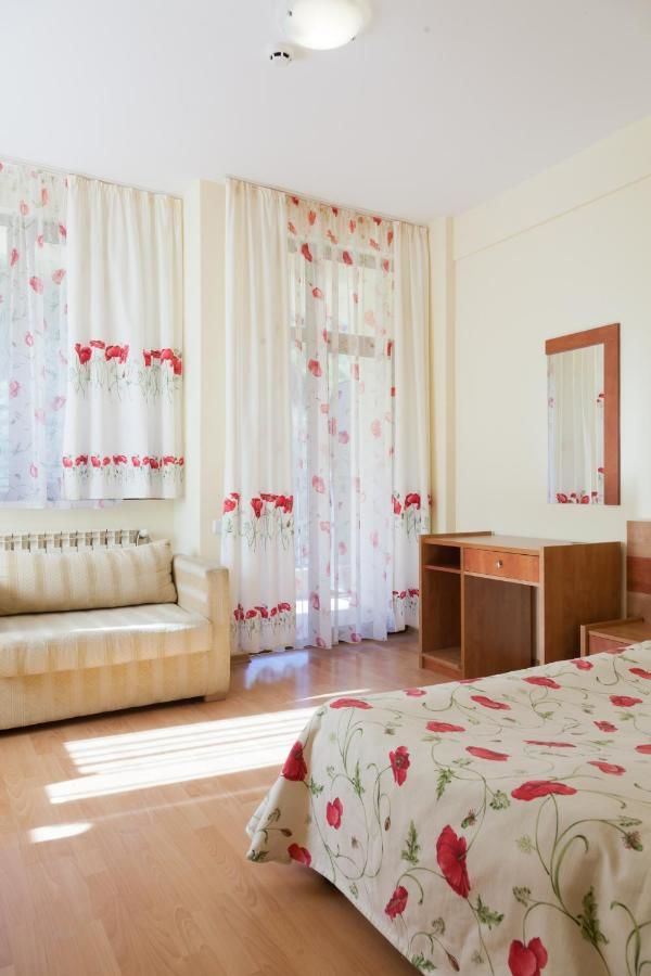 Отель Family Hotel Gorski Kut Рильский монастырь